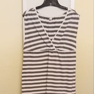 Women's Size S/P Old Navy Short Sleeve V-neck Top